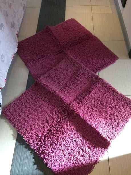 Koberec, vysoký vlas, cyklámenová, 80x80 cm, 10 eu, 