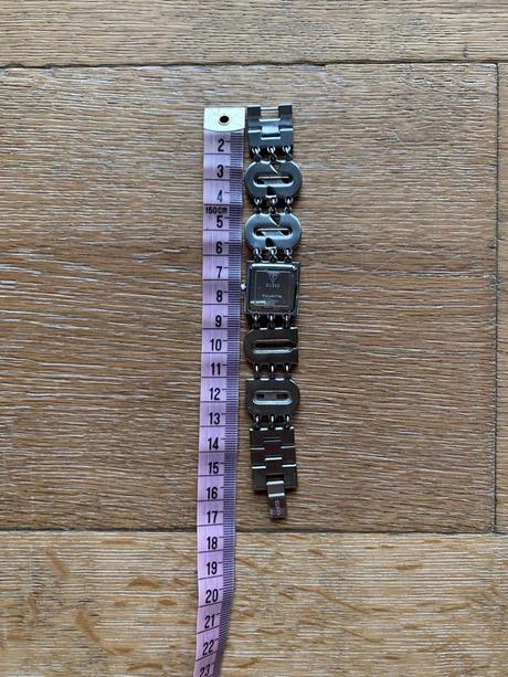 Guess hodinky, guess