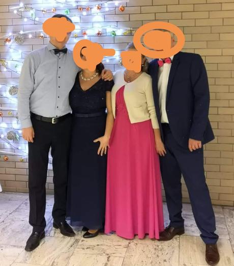 Spoločenské šaty, 42