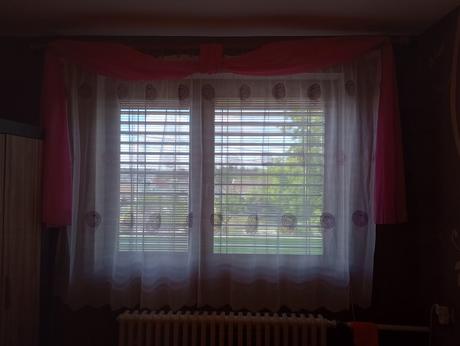 Ponúkam záclonu so závesom, 