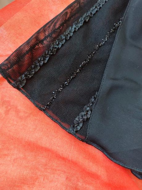 Glamour čierny top, s