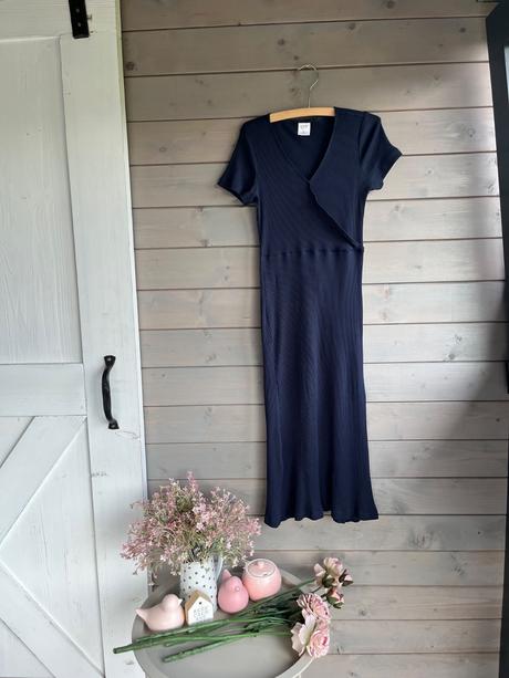 Krásne obtiahnute šaty, s