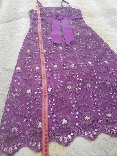 Spolocenske saty, 36