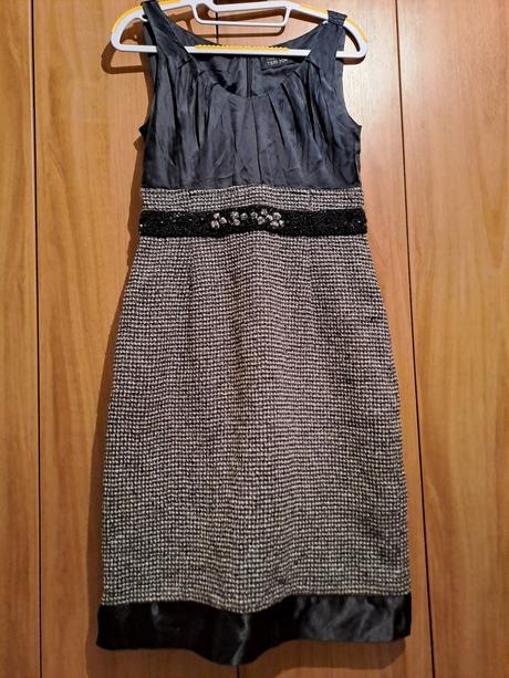 Zaujímavé  vlnené vintage šaty s bolerkom, 38