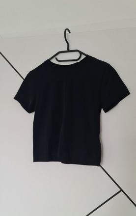 Čierny crop-top zn. sinsay, veľkosť s, nenosený., sinsay,s
