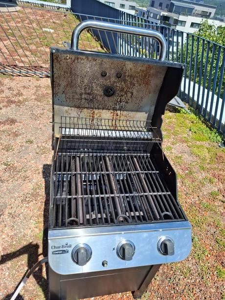 Plynový gril char-broil convective 310b,