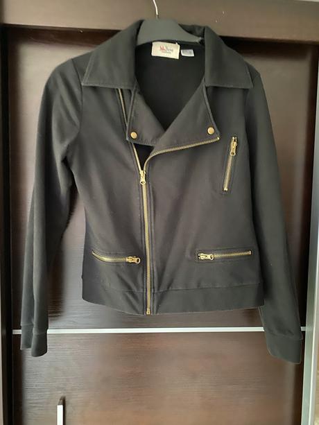 Prechodný čierny blejzer, s