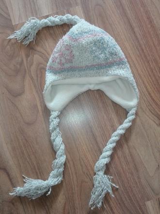 Tepla ciapka s vrkocmi, 104