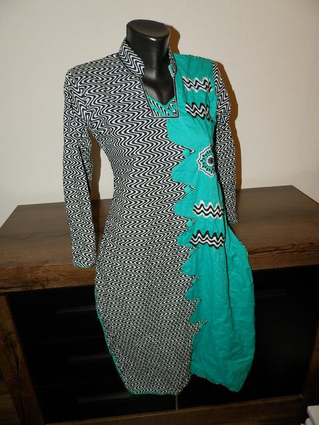 Tyrkysová tunika, 38