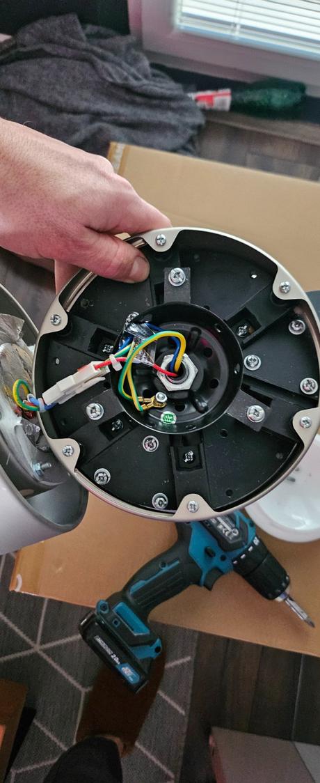 Ventilator s lampou a dialkovym ovladanim madeira, 