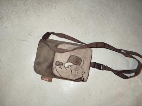 Obal na mobil alebo hocičo, nici