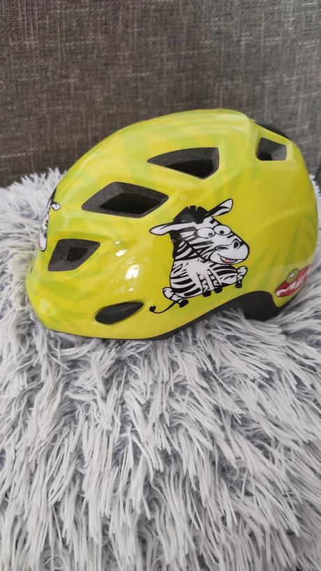 Krásna prilba na obvod 46-53cm,