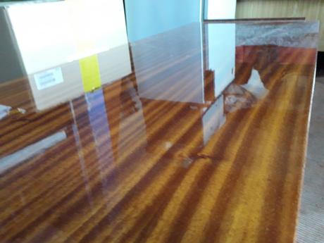 Lakovany konferencny stolik, 