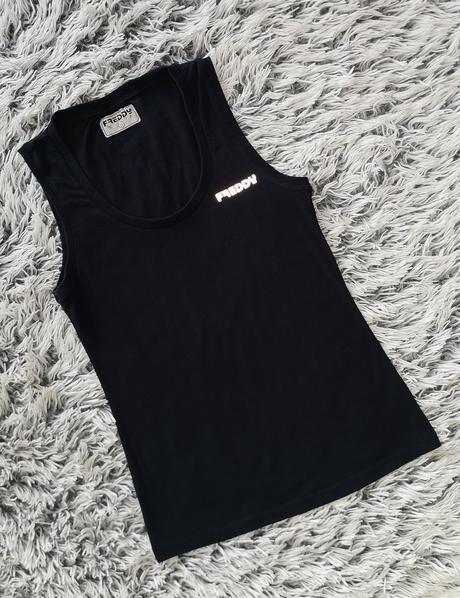 Freddy tielko na cvičenie, s