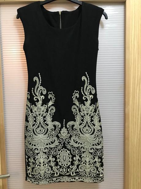 Puzdrové šaty s výšivkou, xs