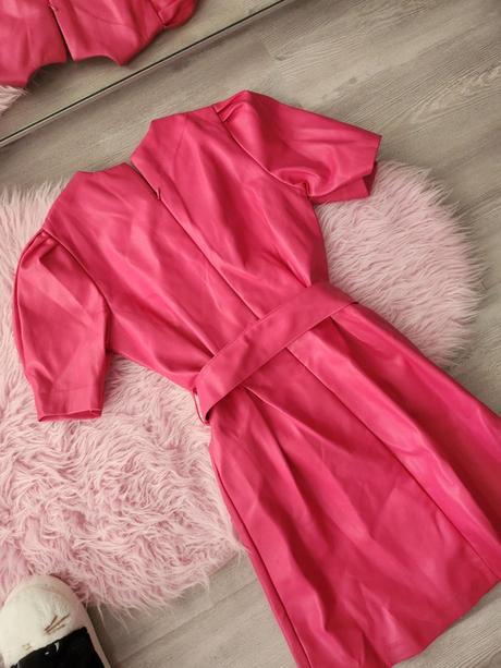 Krásne fuchsiové koženkové šaty značky reserved, reserved,s