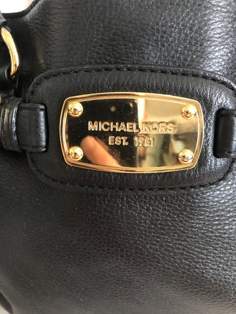 Cierna kozena kabelka malo pouzita cca 35 sirka 28, michael kors