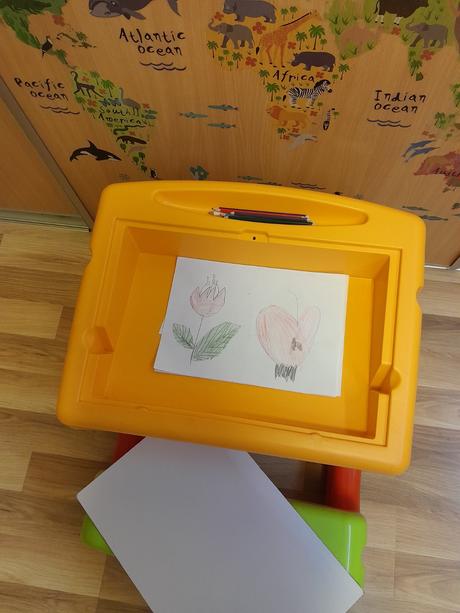 Smoby plastový stolík s lavicou, 