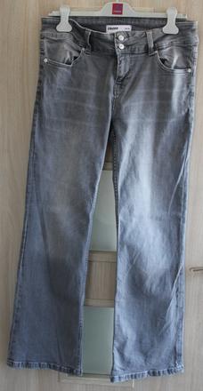 Šedé rifle číslo 42/xl, 42