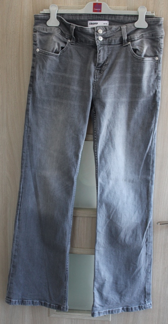 Šedé rifle číslo 42/xl, 42