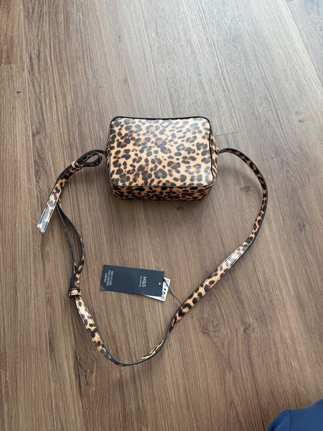 Nova kabelka, s dopor. poštou, marks & spencer