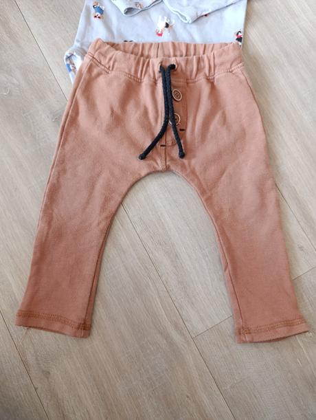 Súprava body+tepláky, 80