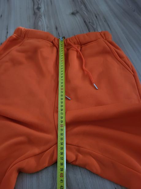 3ks tepláky nové, xs