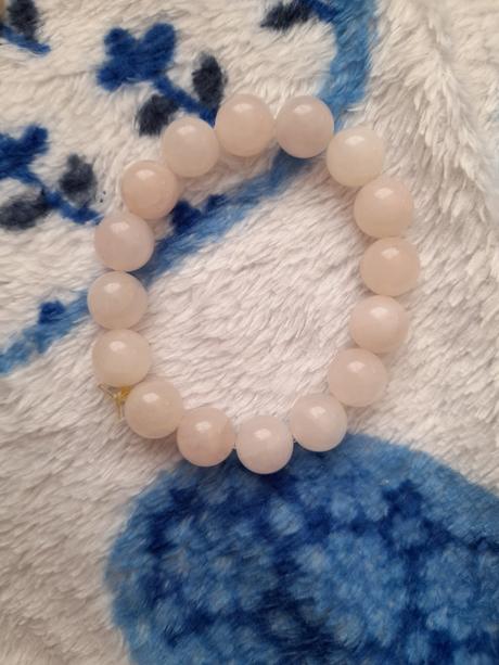 Korálkový ružový náramok, 