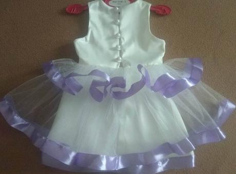 Detské šaty, ručna výroba, biela s fialovým okrajo, <50