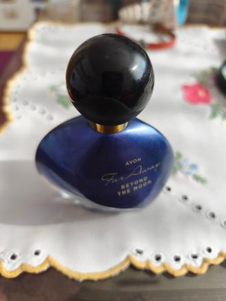 Parfém avon, 