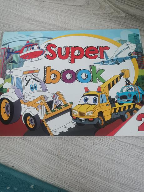 Omaľovánka super book,