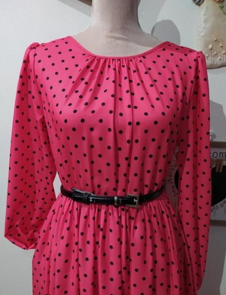 Bodkované šaty, 38