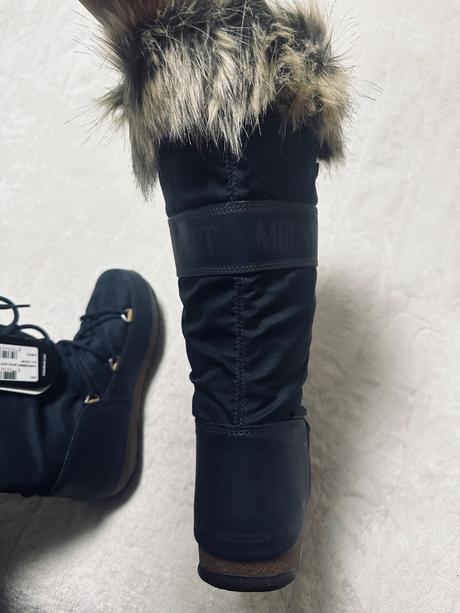 Tmavomodré vyššie snehule zn. moon boot, 40