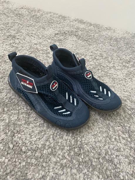 Topánky do vody, 24