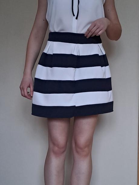 Pásikavá sukňa, m