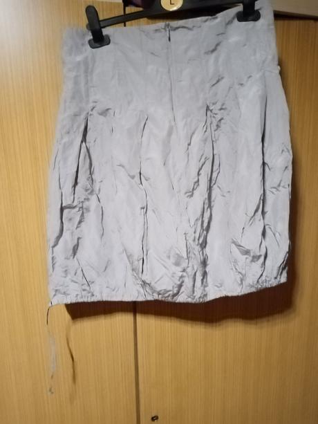 Dámska sukňa, 38