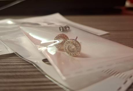 Žiarivé dámske náušnice, 