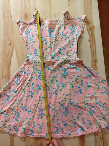 Srdiečkové šaty s točivou sukničkou, 122