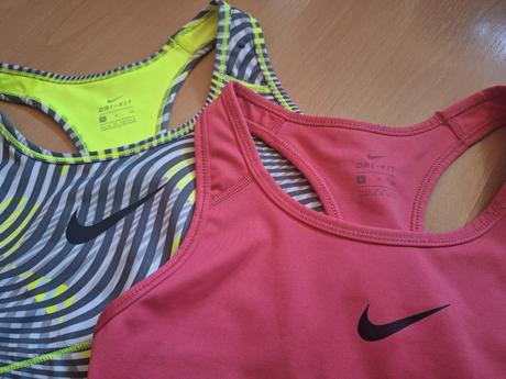 Farebné športové podprsenky, nike,s