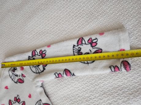 Teplé pyžamko marie, 98