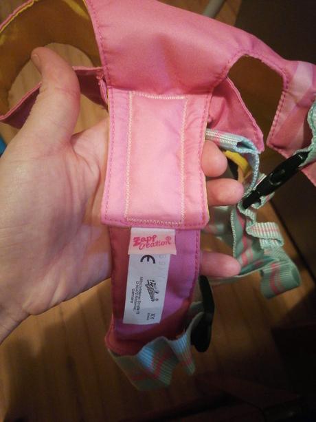 Nosic a autosedacka baby born, 