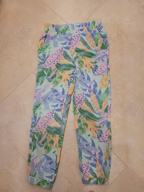 Teplakove nohavice, 128