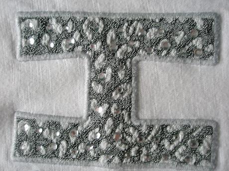 Tričko zn. f&f s trblietavým nápisom veľ. 140, f&f,140