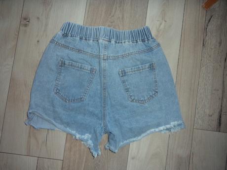 Šortky, 152