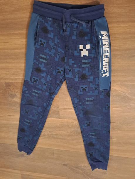 Chlapcenske teplaky, 134