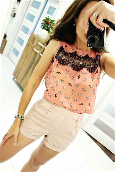 Ružová blúzka, 40