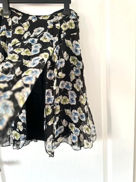 Vzdušná hodvábna kvetovaná sukňa nine west, s