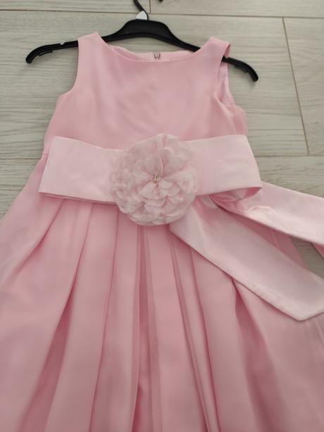 Ružovučké krásne šatôčky, 140