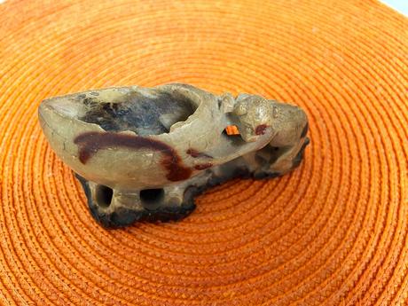 Stará kameninová socha, 