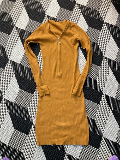 Horčicové šaty, s